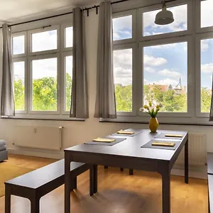 Central +3br +big Living Next To U-station Apartment