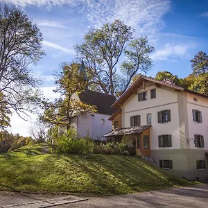 Schlossgaststätte Hohenberg Apartment Seeshaupt