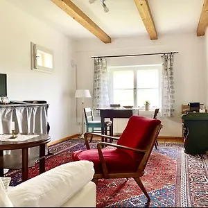 Historischer Pfarrhof Niederleierndorf Apartment Langquaid